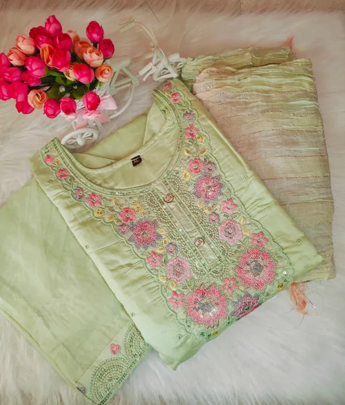 EMBIRODARY DESINGER KURTI SET KS040